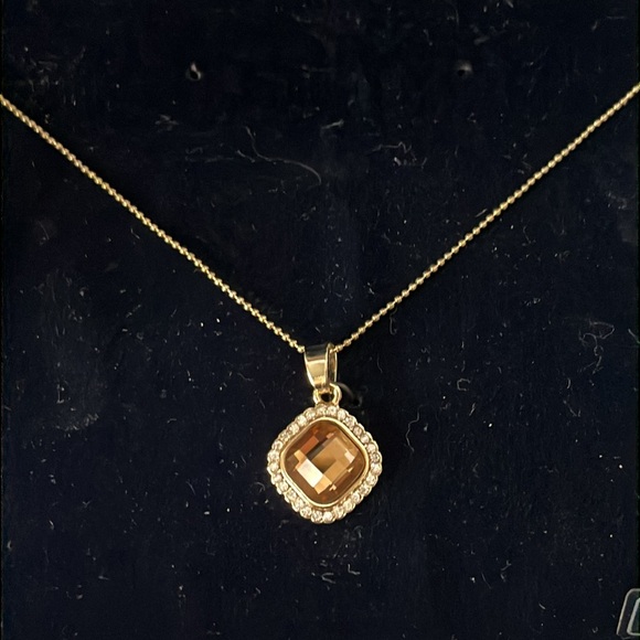 Bella & Rose Watch and Necklace Set - new in box - Picture 3 of 10